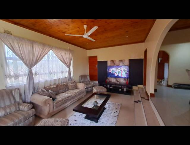 4 BEDROOM HOUSE FOR SALE IN UMLAZI J